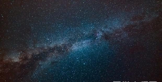 专题图片:性格温和自律的4大星座男