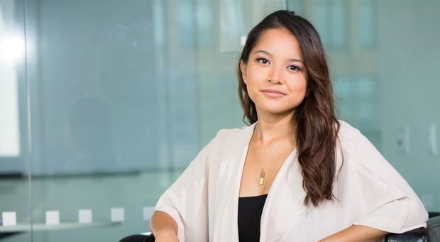 生肖鸡女生在2023年财运旺盛，事业步步高升